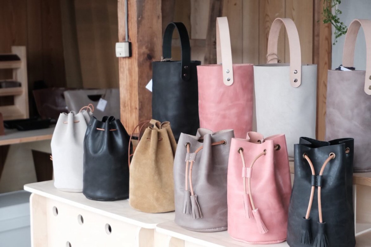 安来市『EASTWOOD レザー&クラフツ』のバッグ