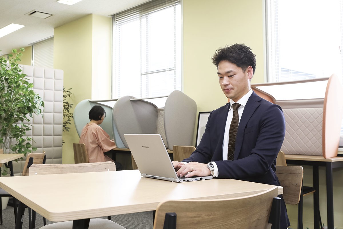 山陰の企業「鳥取県情報センター」の仕事風景