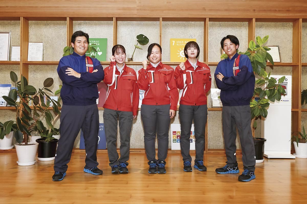 山陰の企業「日ノ丸産業」の社員のみなさん