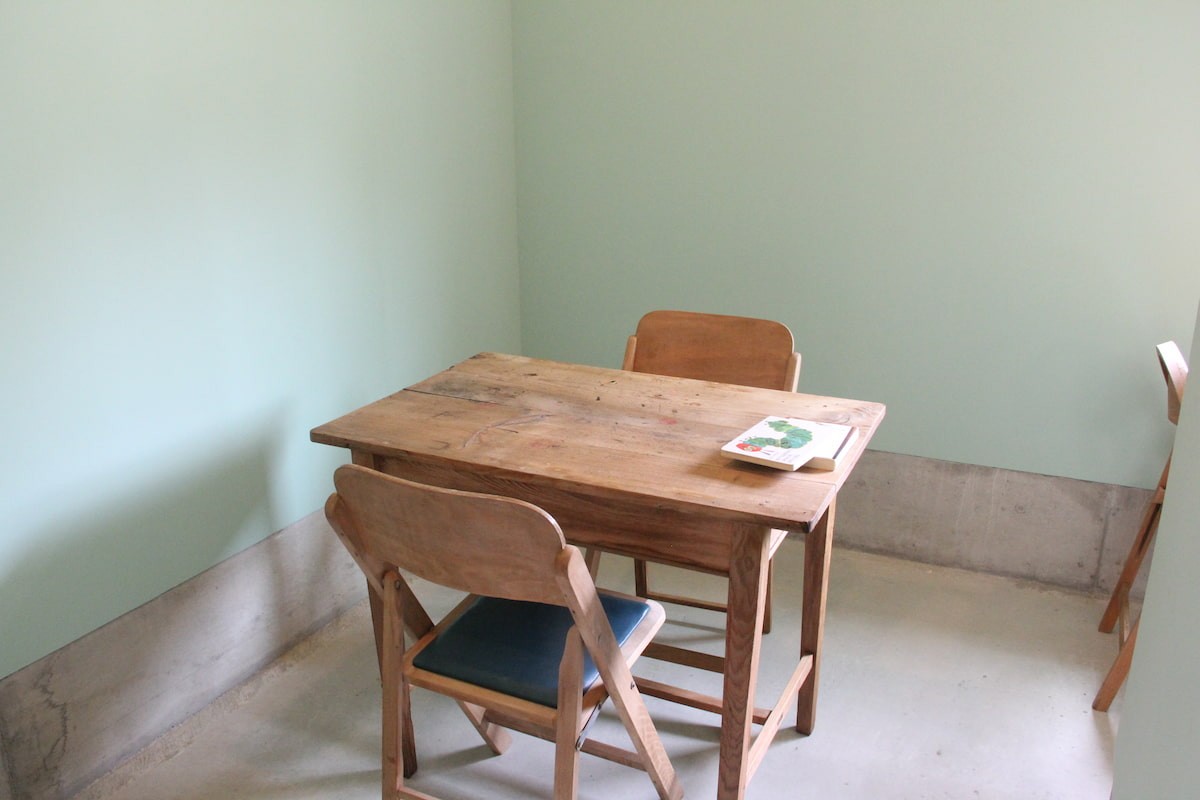 島根県松江市にある『お茶とお菓子 横尾』の店内