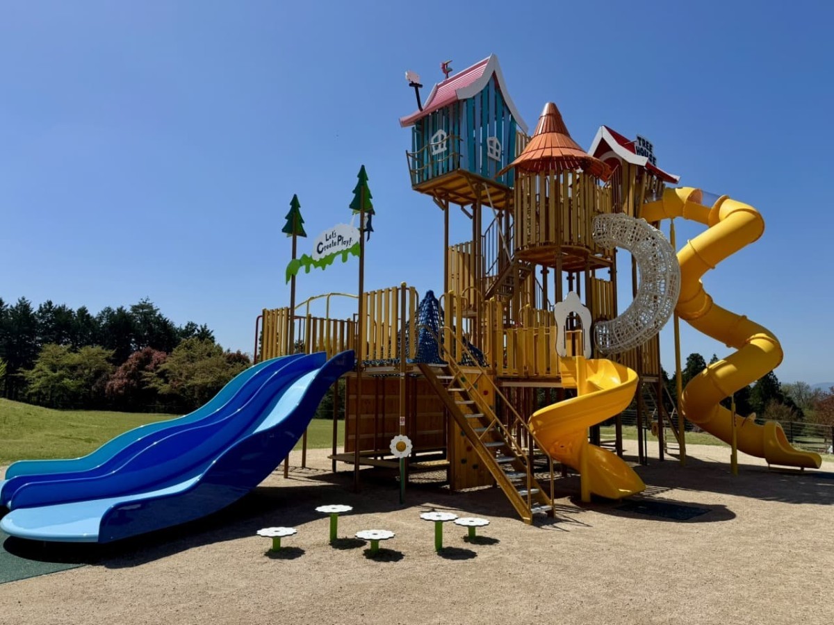 鳥取県西伯郡伯耆町にある『伯耆町総合スポーツ公園』の遊具