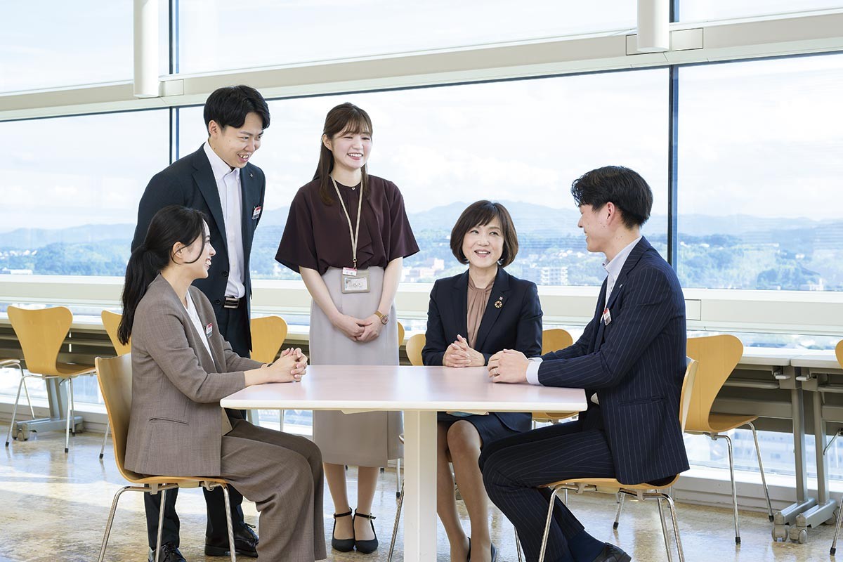 山陰の企業「山陰合同銀行」の行員の皆さん