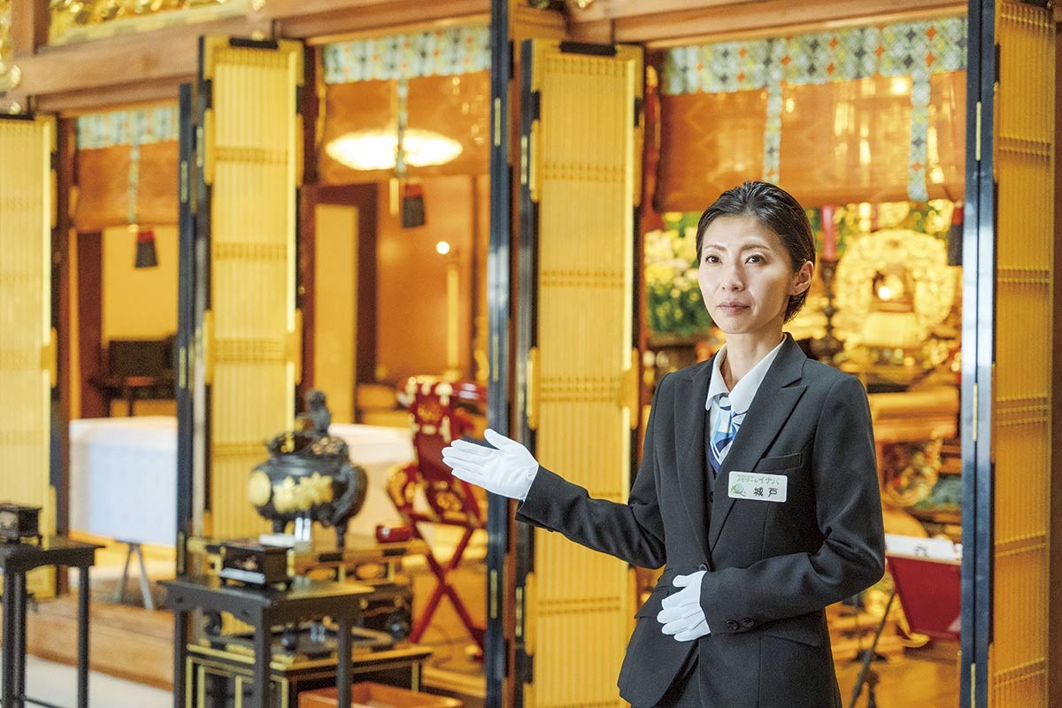 山陰の企業「メモワールイナバ」の仕事風景