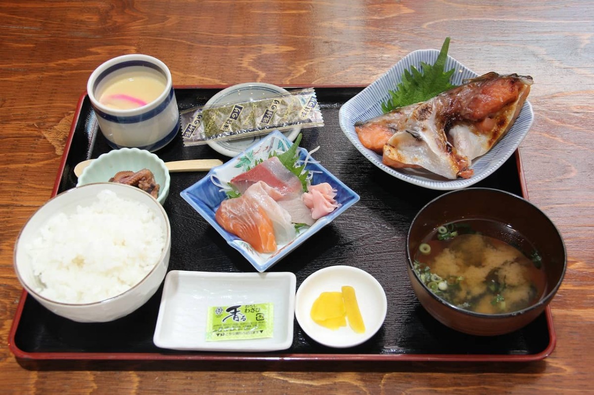 鳥取県境港市にある『お食事処海心』で提供している朝定食_和食