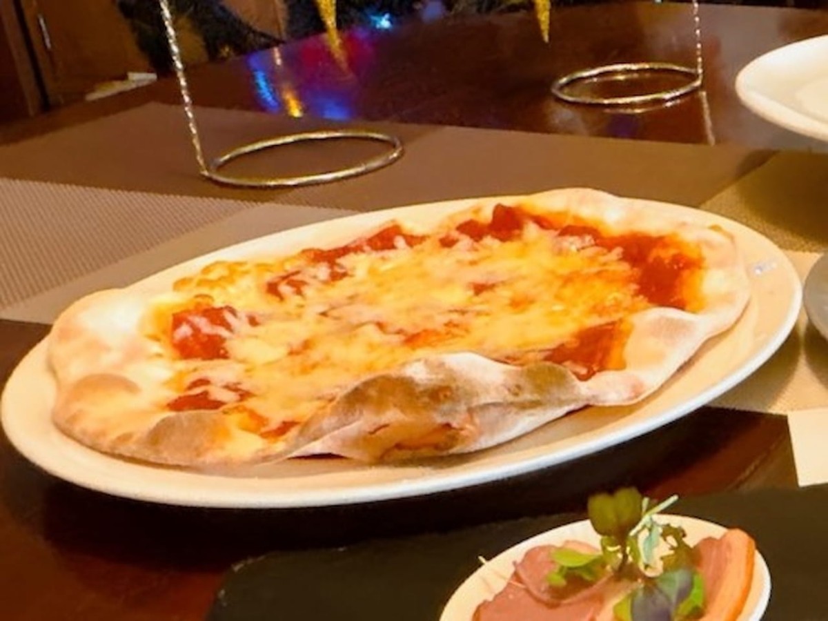 島根県松江市にある『RISTORANTE grappa（リストランテグラッパ）』で提供するクリスマスコースのピザ