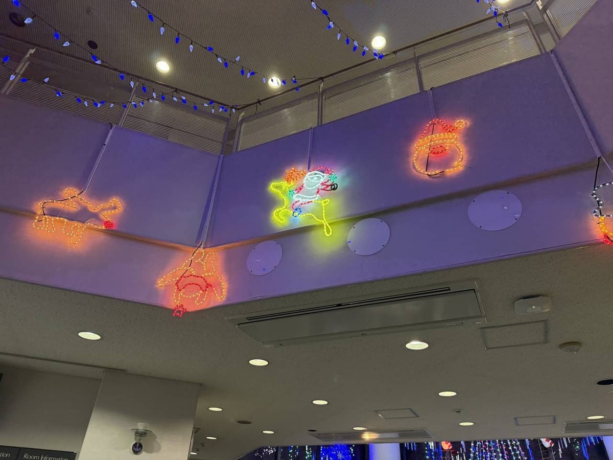 島根県松江市にある川津公民館（松江国際交流会館）の館内のイルミネーション