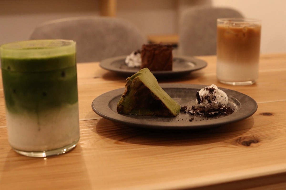 松江市伊勢宮町にあるカフェ『cafe off.松江店』の出雲抹茶バスクチーズケーキ