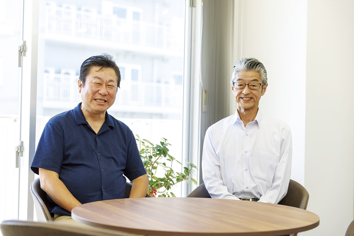 出雲市「株式会社アイティープロデュース」の糸原代表取締役と高橋秀幸専務