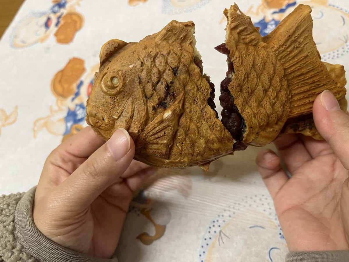 島根県安来市にある『佐川末廣堂』で販売しているたい焼き