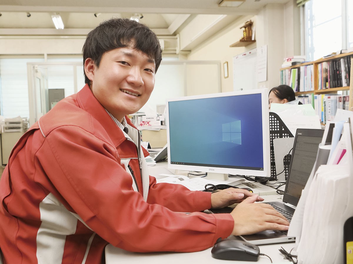 鳥取市「日ノ丸産業株式会社」のスタッフ