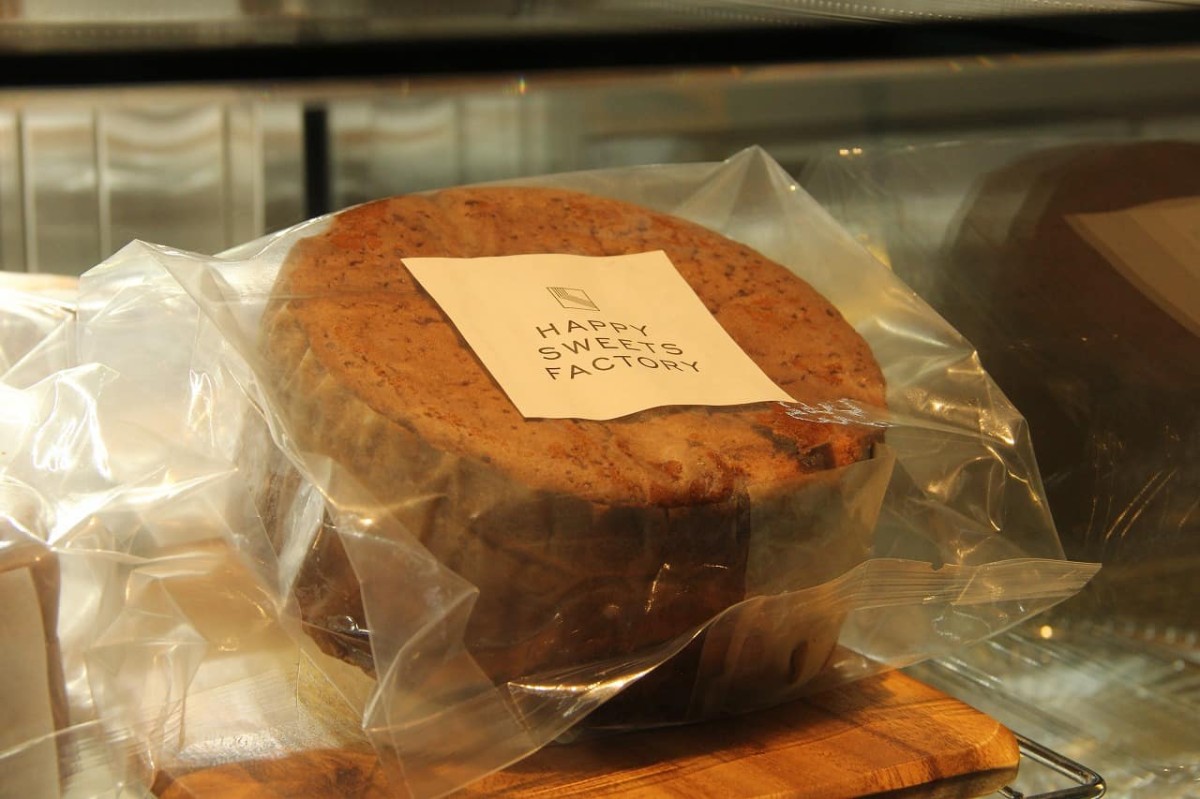 島根県松江市にある洋菓子店『HAPPYSWEETSFACTRY（ハッピースイーツファクトリー）』で販売しているバターカステラ