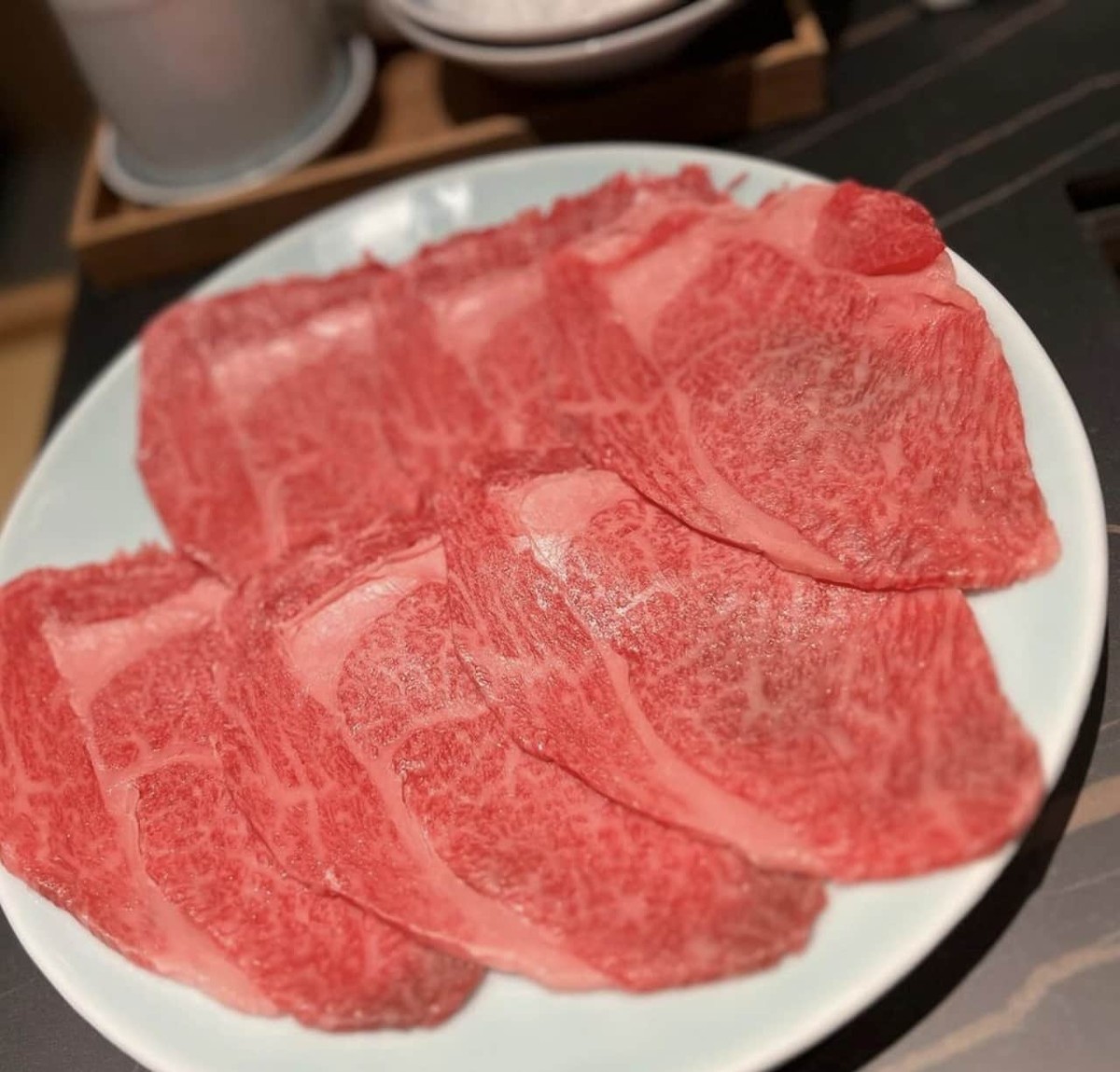 鳥取県米子市にあるすき焼き＆しゃぶしゃぶ店『別邸正々堂』で提供しているランチのお肉