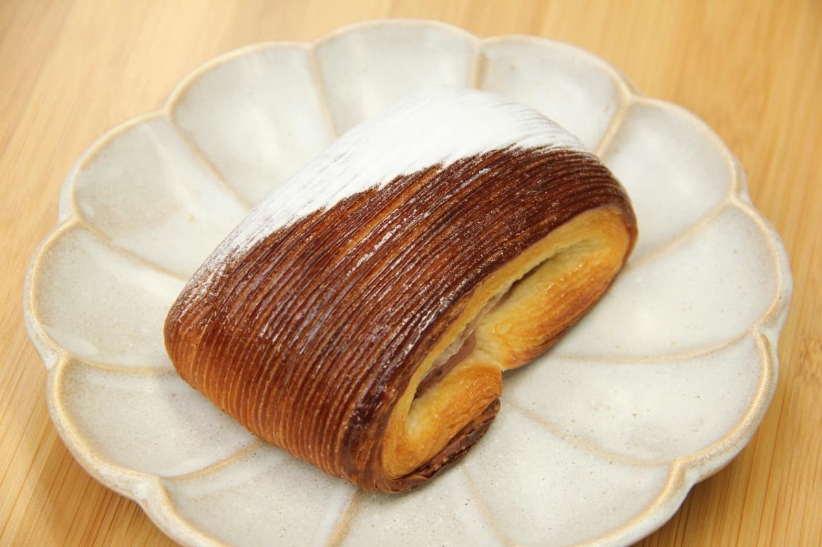 島根県松江市にあるベーカリー『Coccole（コッコレ）』の春のイチオシ「桜のパンスイス」