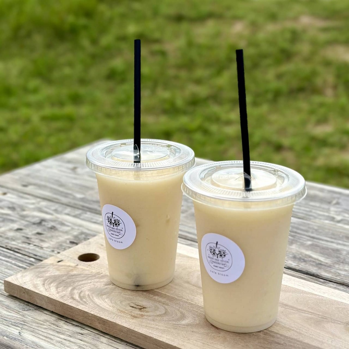 鳥取県岩美郡岩美町にあるトレーラーカフェ『cafe bloom（カフェブルーム）』で販売している梨のスムージー