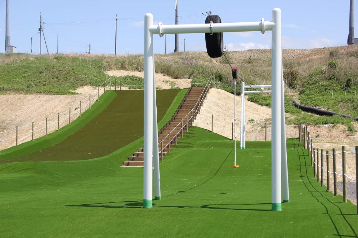 島根県出雲市にある『Caffe&PizzaLOCALE』の芝生エリア