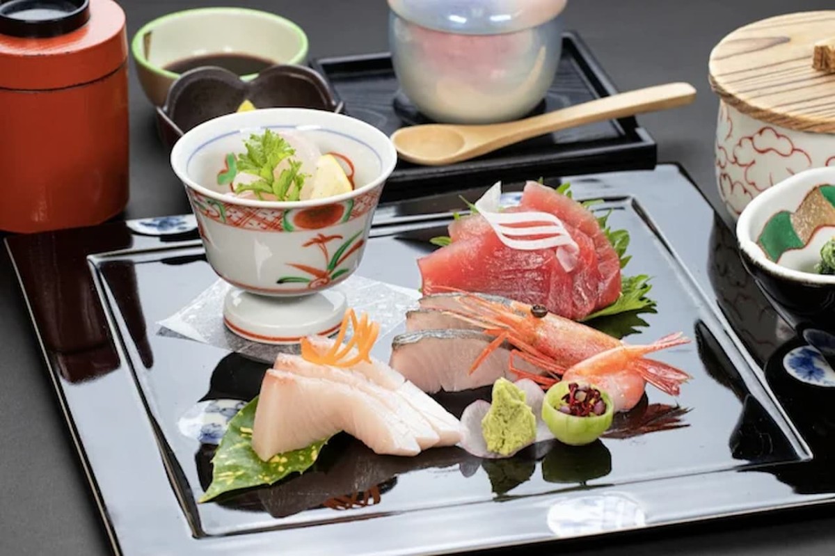 鳥取県米子市にある『海鮮れすとらん 四季庵』で販売している「お刺身定食」