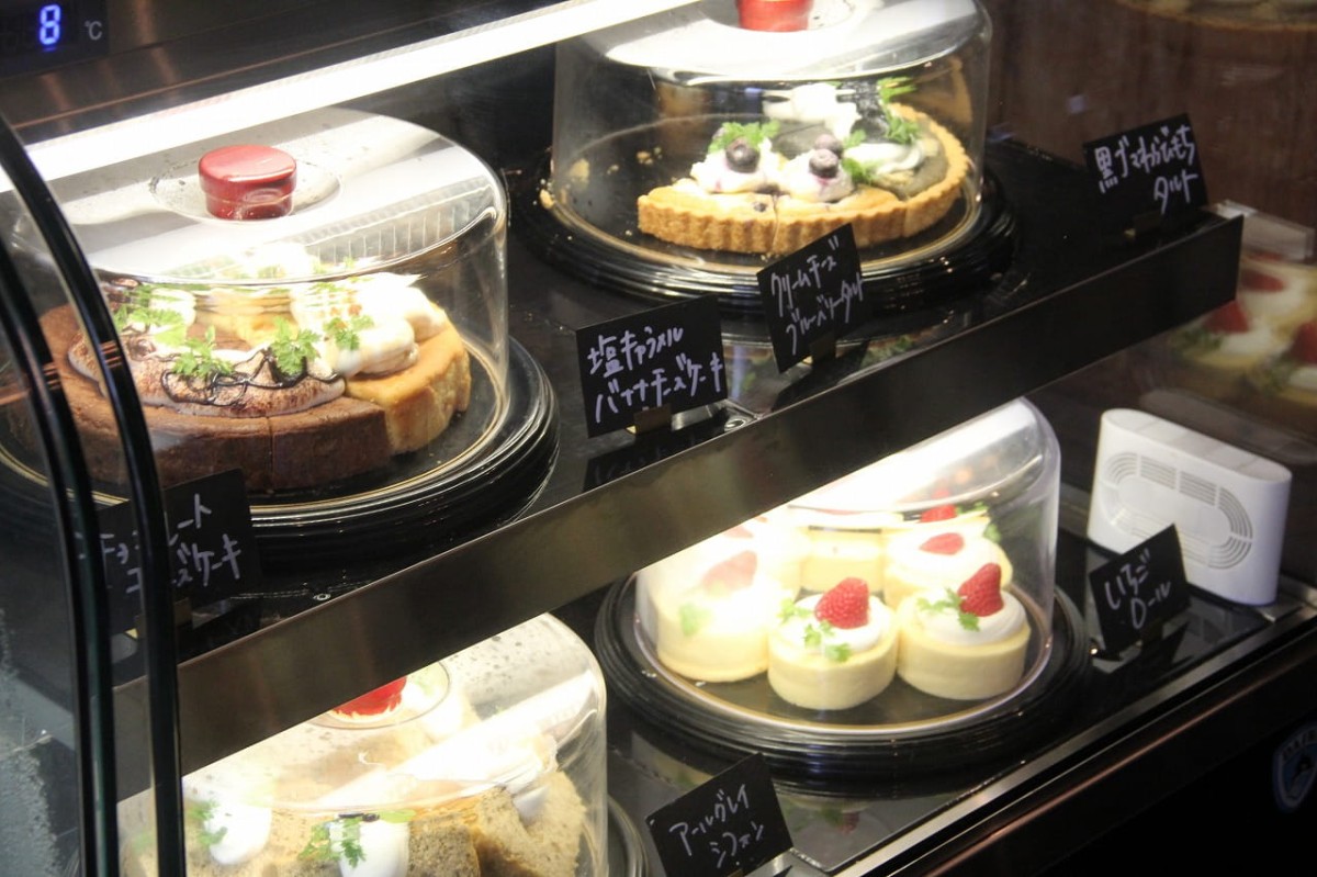 島根県松江市にある『Salone del Cafe Hattori（サローネデルカフェハットリ）』で販売しているケーキ