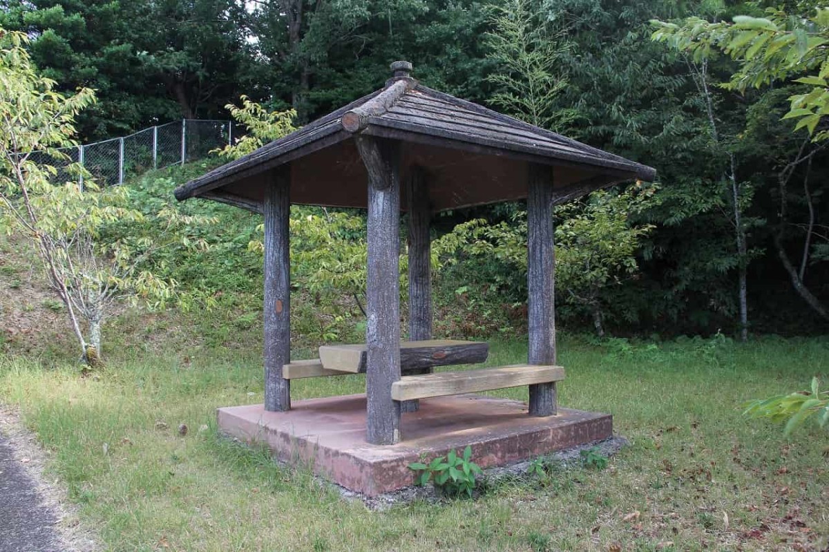 島根県松江市にある『意東児童公園』の東屋