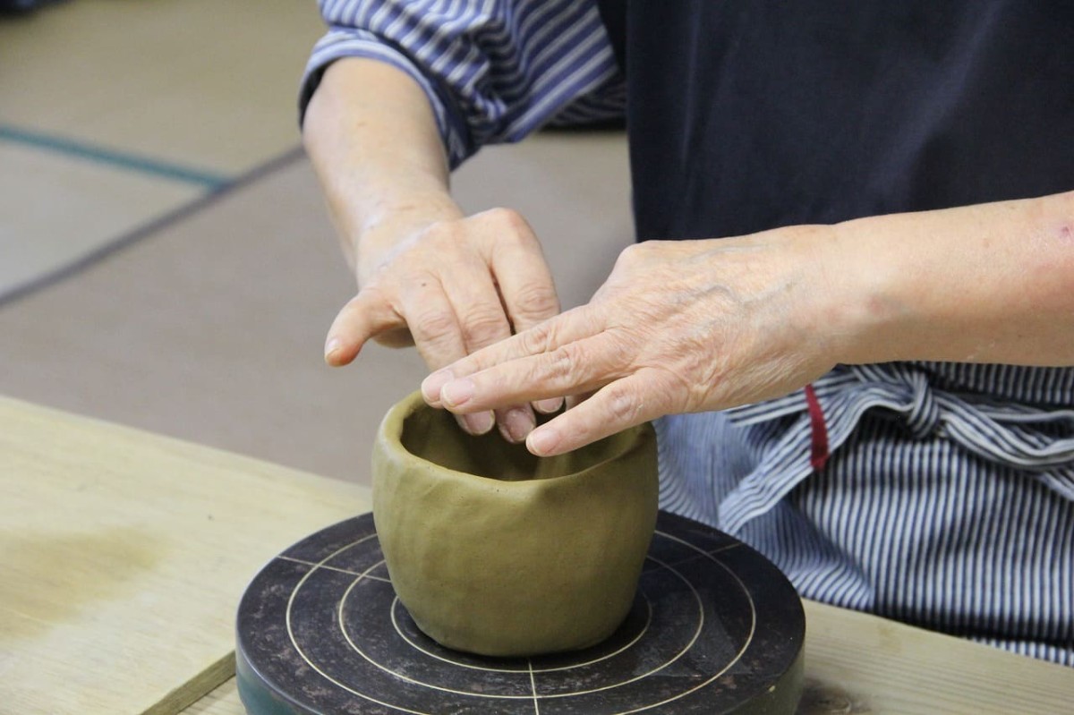 島根県松江市にある『麦風工房』の陶芸体験の様子