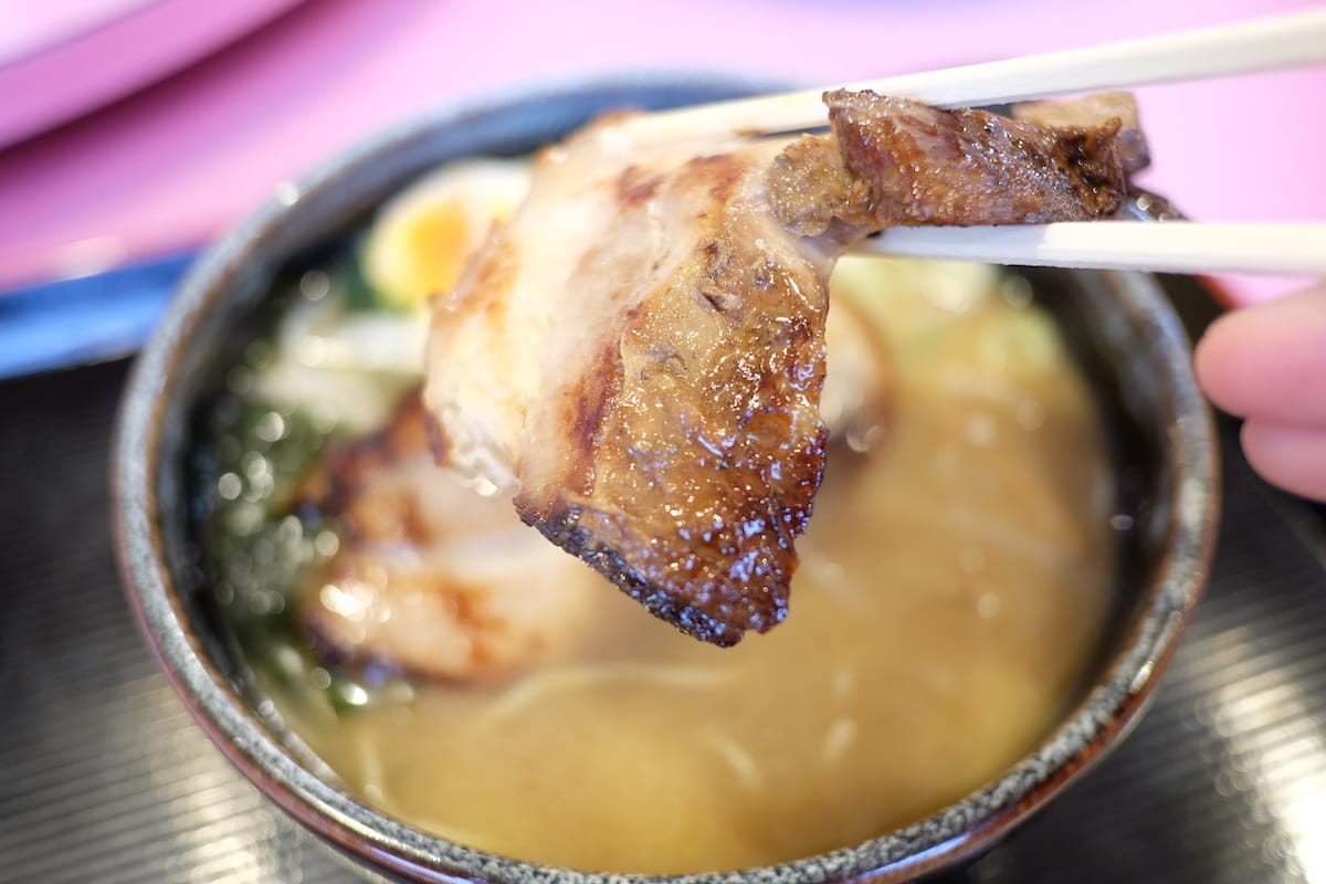 鳥取県境港市にある老舗中華料理店『新来軒』の「自家製チャーシュー麺」