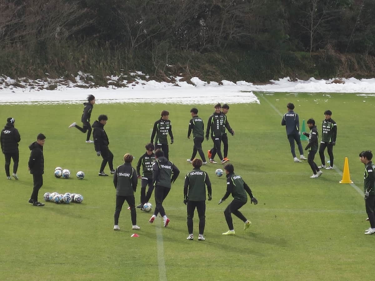 鳥取県のサッカースタジアム『Axi鳥取県のサッカースタジアム『オールガイナーレYAJINスタジアム』で行われた練習風景sバードスタジアム』で行われたトップチーム最終練習で掲げられていた横断幕