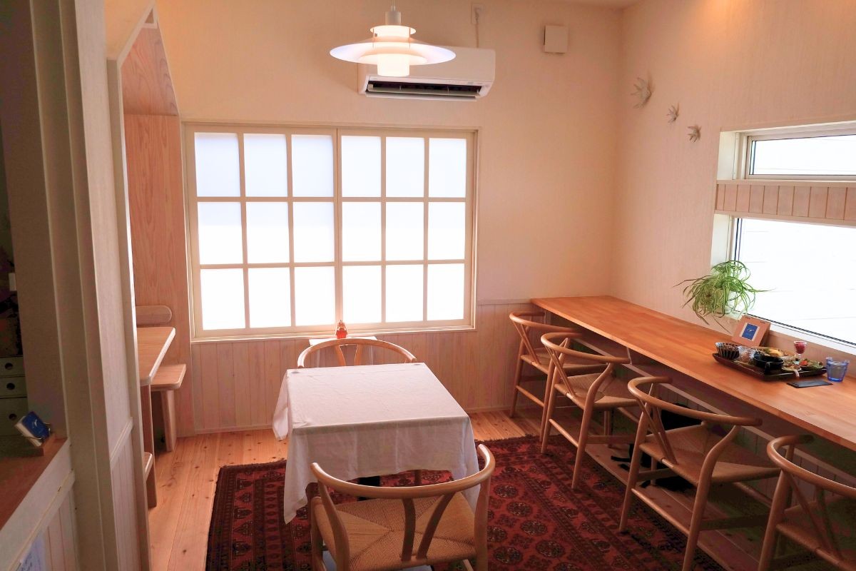 鳥取県境港市にあるカフェ『kielo（キエロ）』の内観