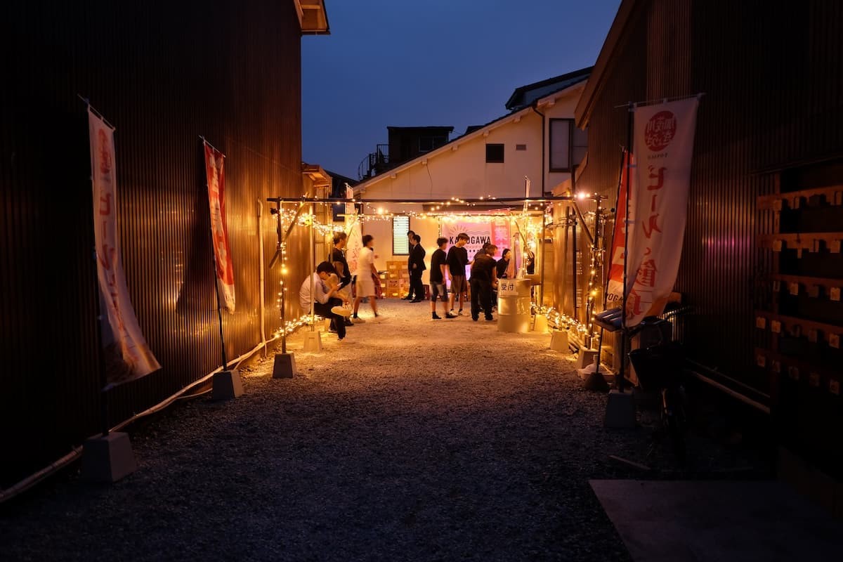 鳥取県米子市にある『KAMOGAWAリバーサイドテラス』のプレオープンの様子