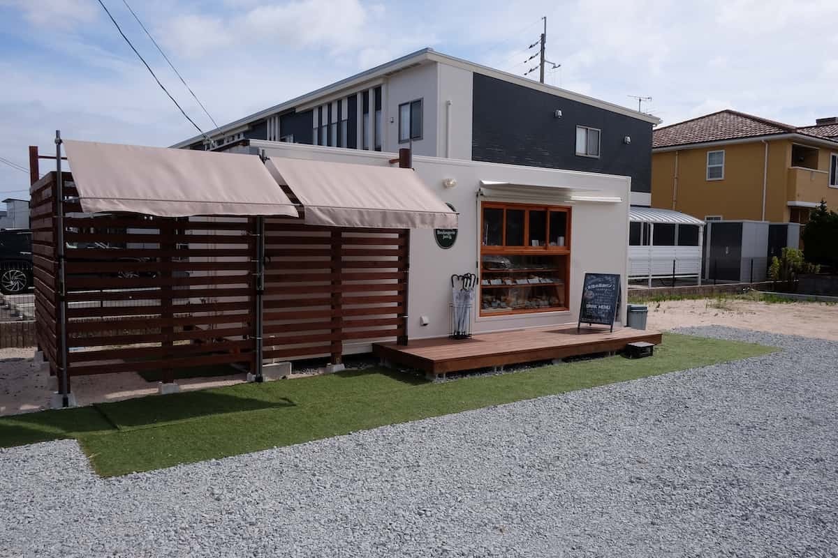 鳥取県米子市にあるパン店『Boulangerie jam &』の外観