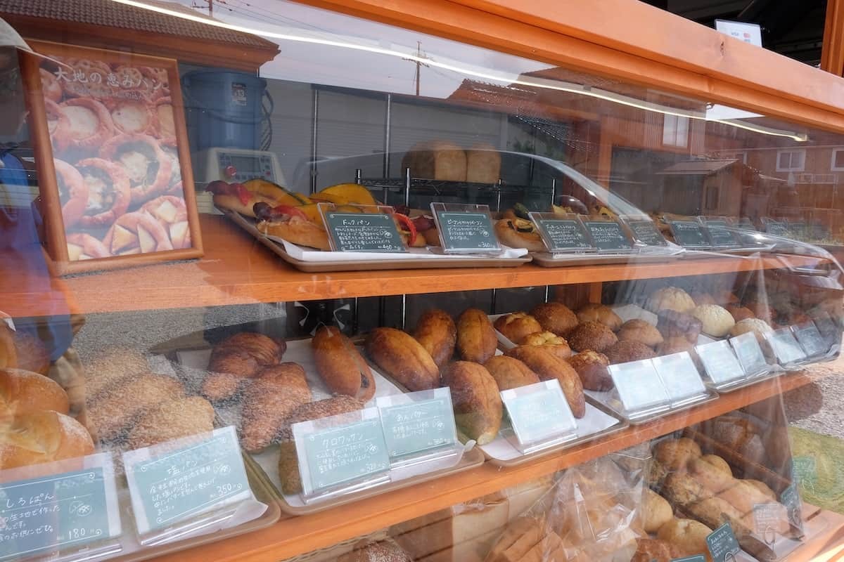 鳥取県米子市にあるパン店『Boulangerie jam &』のショーケース