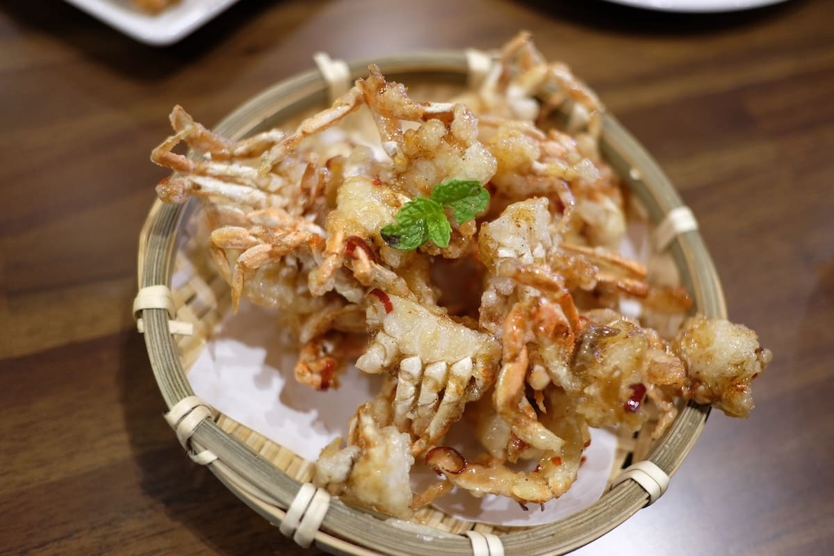 鳥取県米子市にあるベトナム料理専門店『Star＆Sun』の「小ガニの唐揚げ」