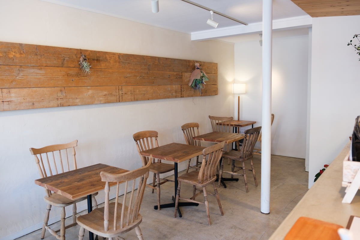鳥取県米子市・皆生温泉のカフェ『hint』の店内