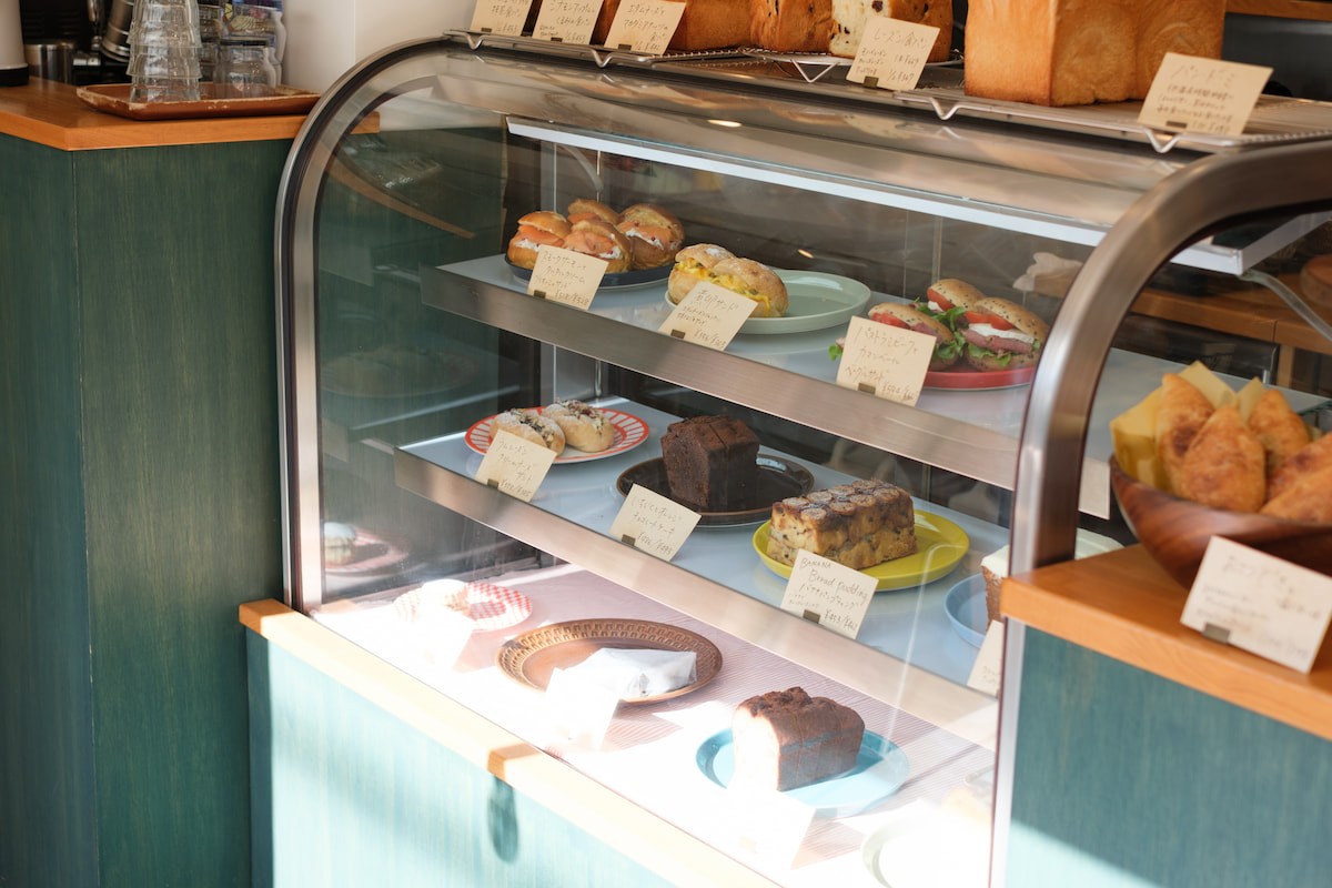 島根県松江市のパン屋『pilvi』のショーケース