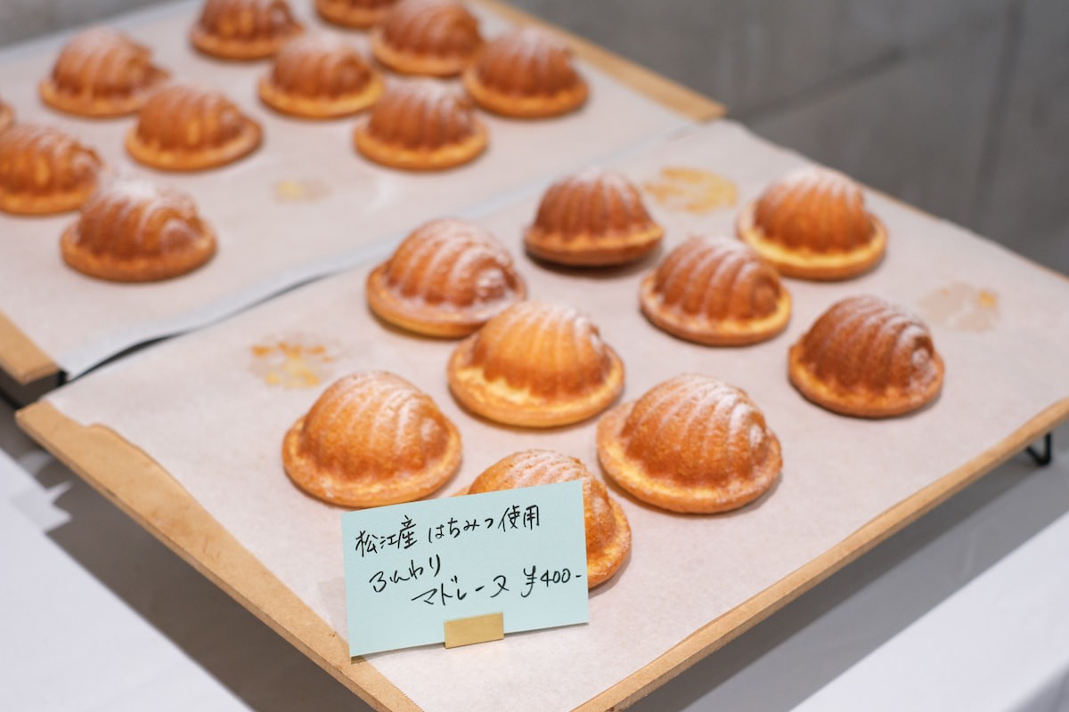 島根県松江市のスイーツ店『Kenasun』に並ぶ焼き菓子