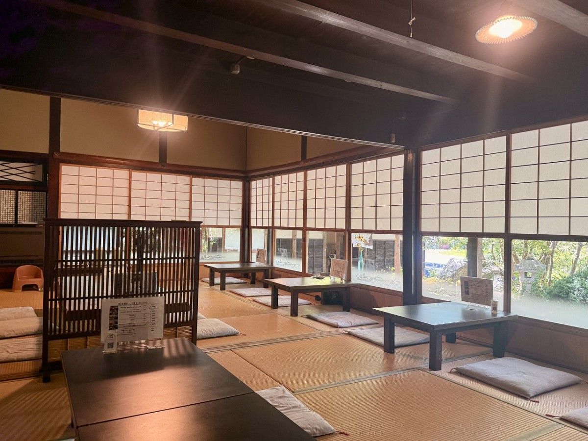 鳥取県日南町のそば店『蕎麦処 今昔』の店内