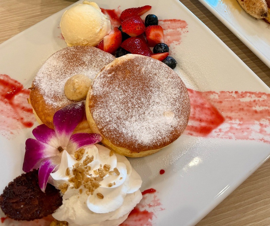 鳥取県米子市の弓ヶ浜公園内のカフェ『弓ヶ浜パークフロント』のパンケーキ