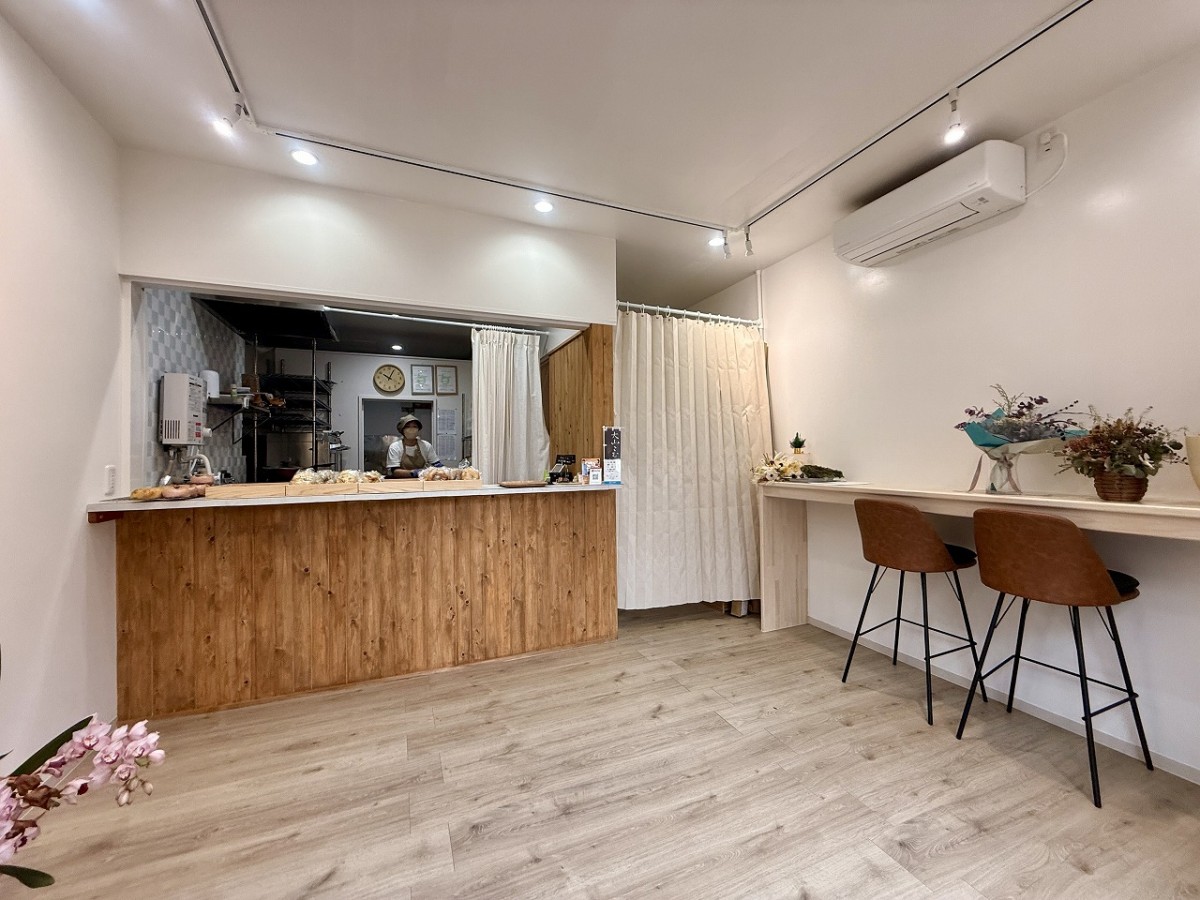米子市博労町のベーグル専門のパン屋『WO Bagel』の店内