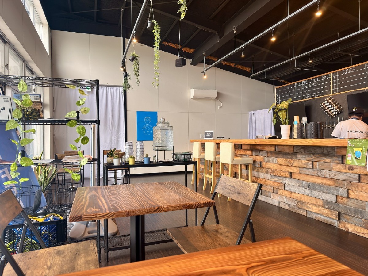 鳥取市鹿野町のカフェ『kazycoffee鹿野店』の店内