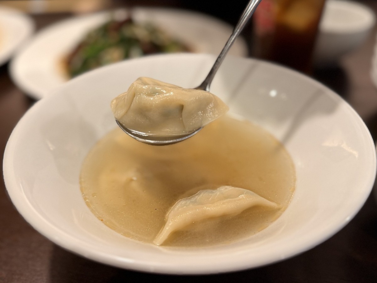 米子市日野町にある中華料理店『中国料理 青』の「水ギョーザ」