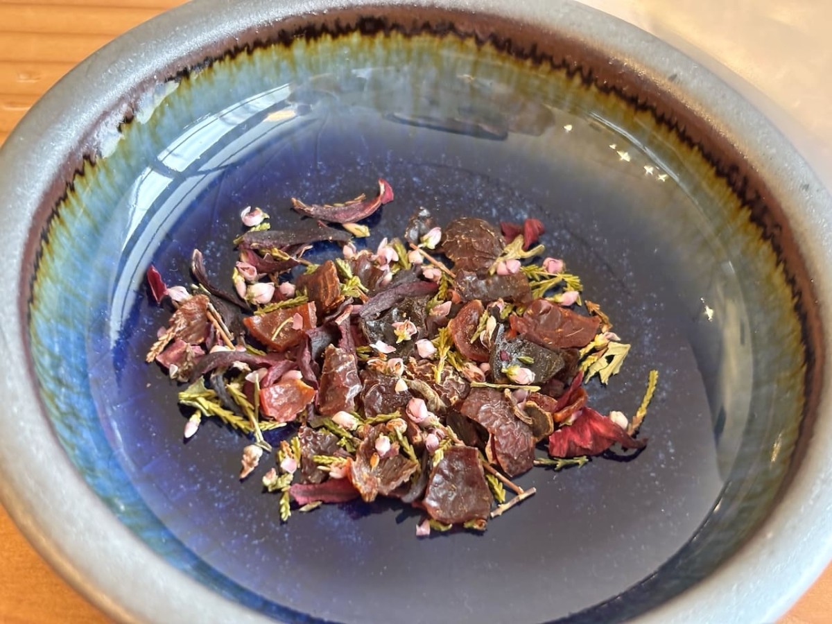 出雲市の『herb tea yado Izumo』の「9番 ホワイトビューティー」の茶葉