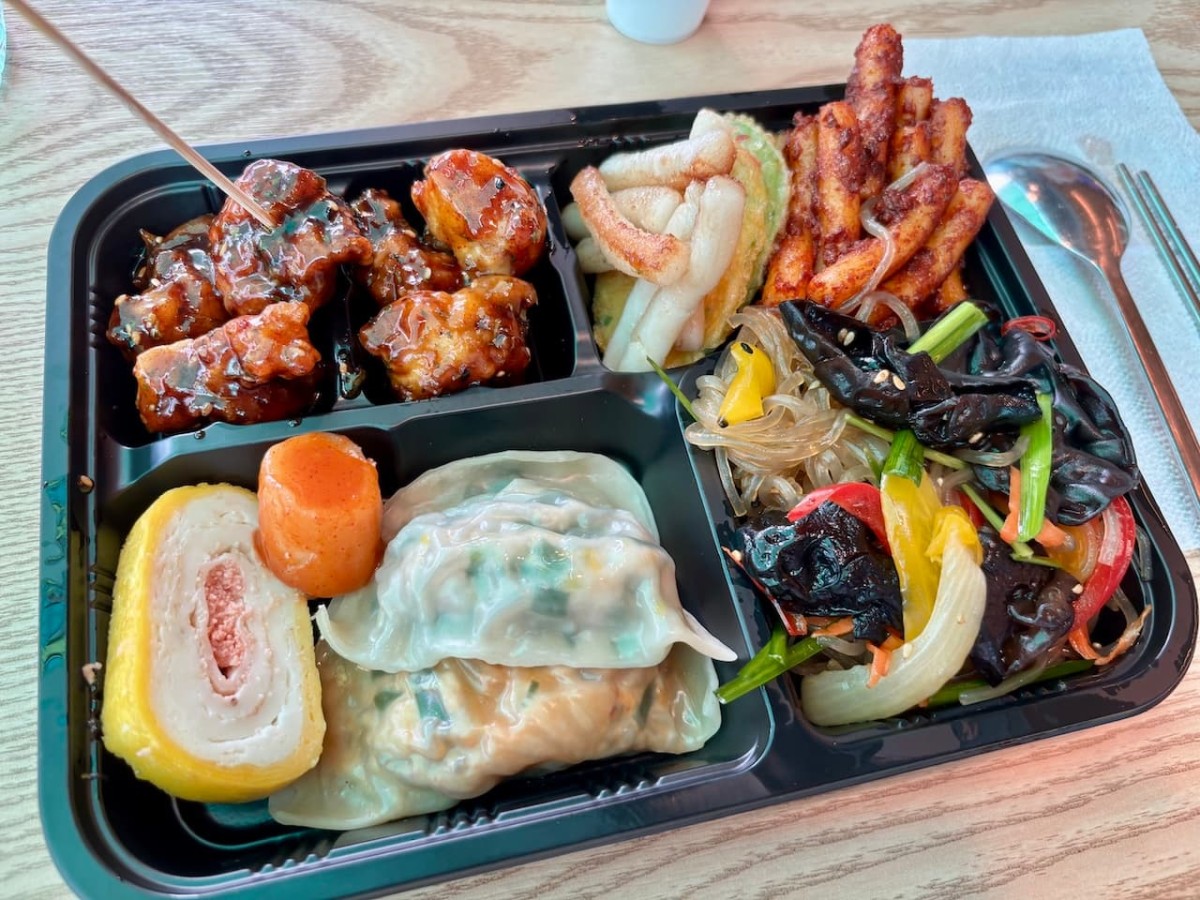 ソウルの「進仁市場」で作ったお弁当。