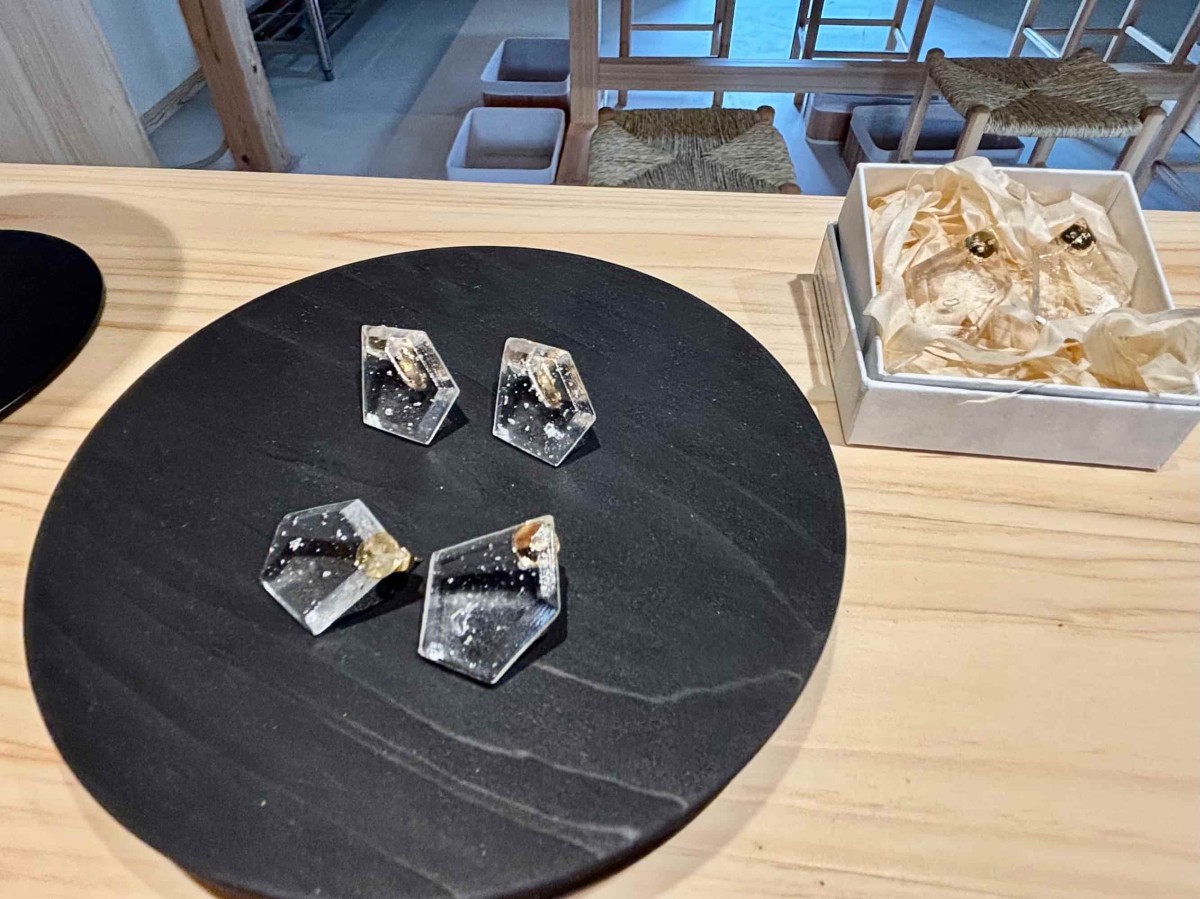島根県出雲市にある香水専門店『出雲きよら』の「お守りアクセサリー」。