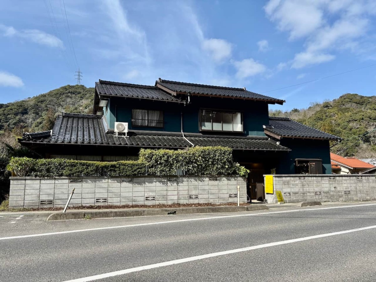 島根県松江市にある犬同伴OKのカフェ『あしあと』の外観。