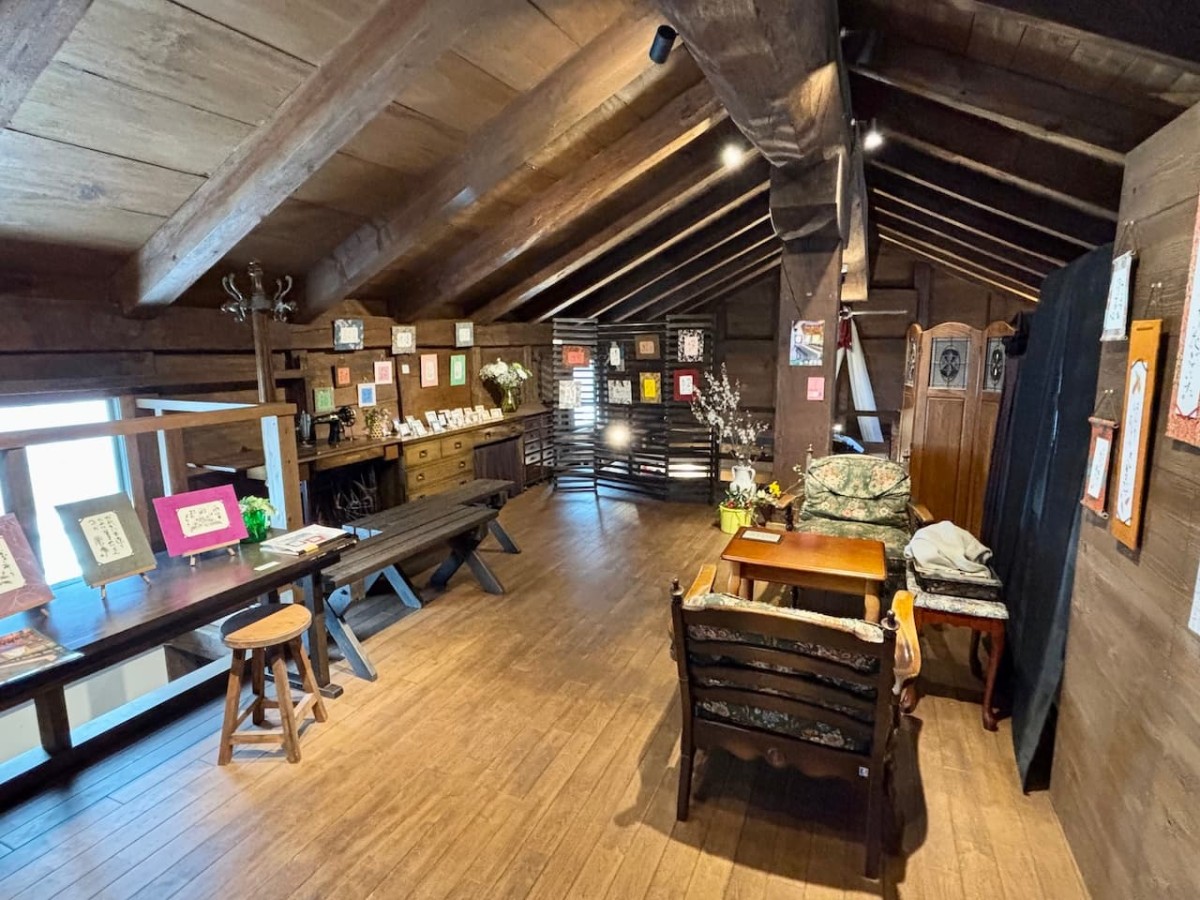 島根県出雲市の『おもひで屋』の２階。