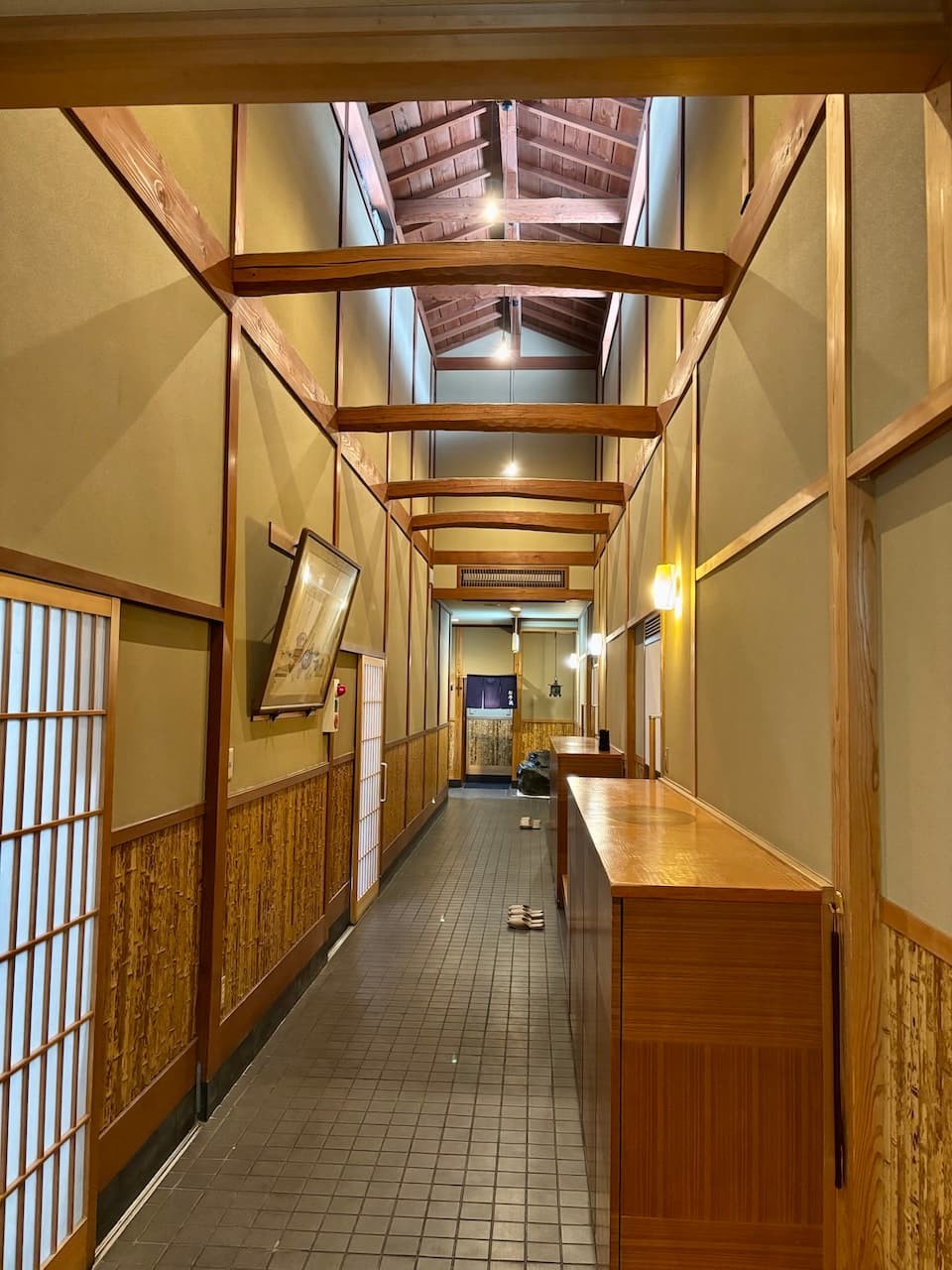 島根県出雲市の『味処おかや』の店内