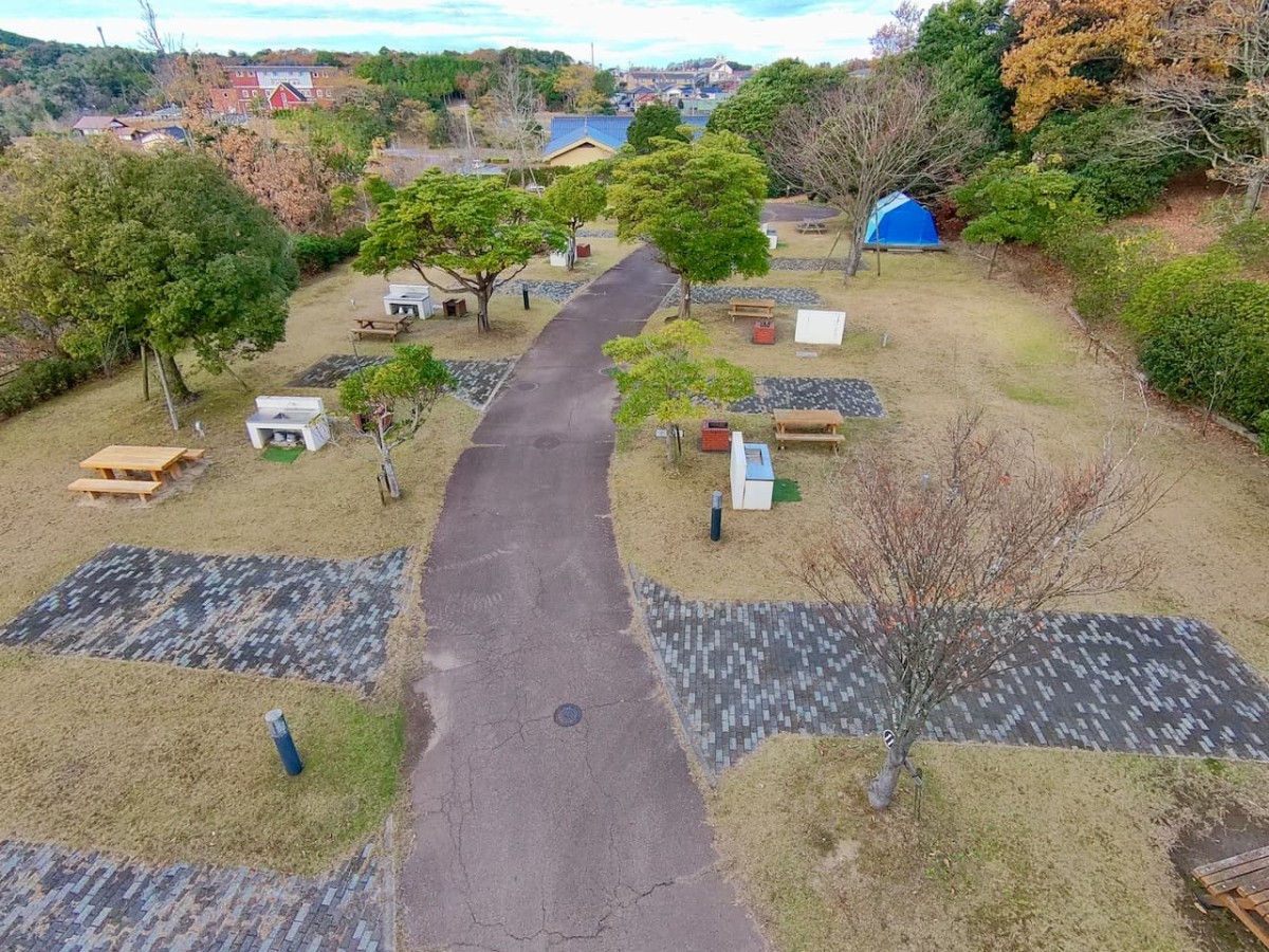 島根県益田市にある「万葉公園オートキャンプ場」