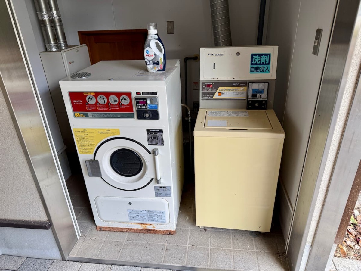 島根県益田市にある「万葉公園オートキャンプ場」ランドリー