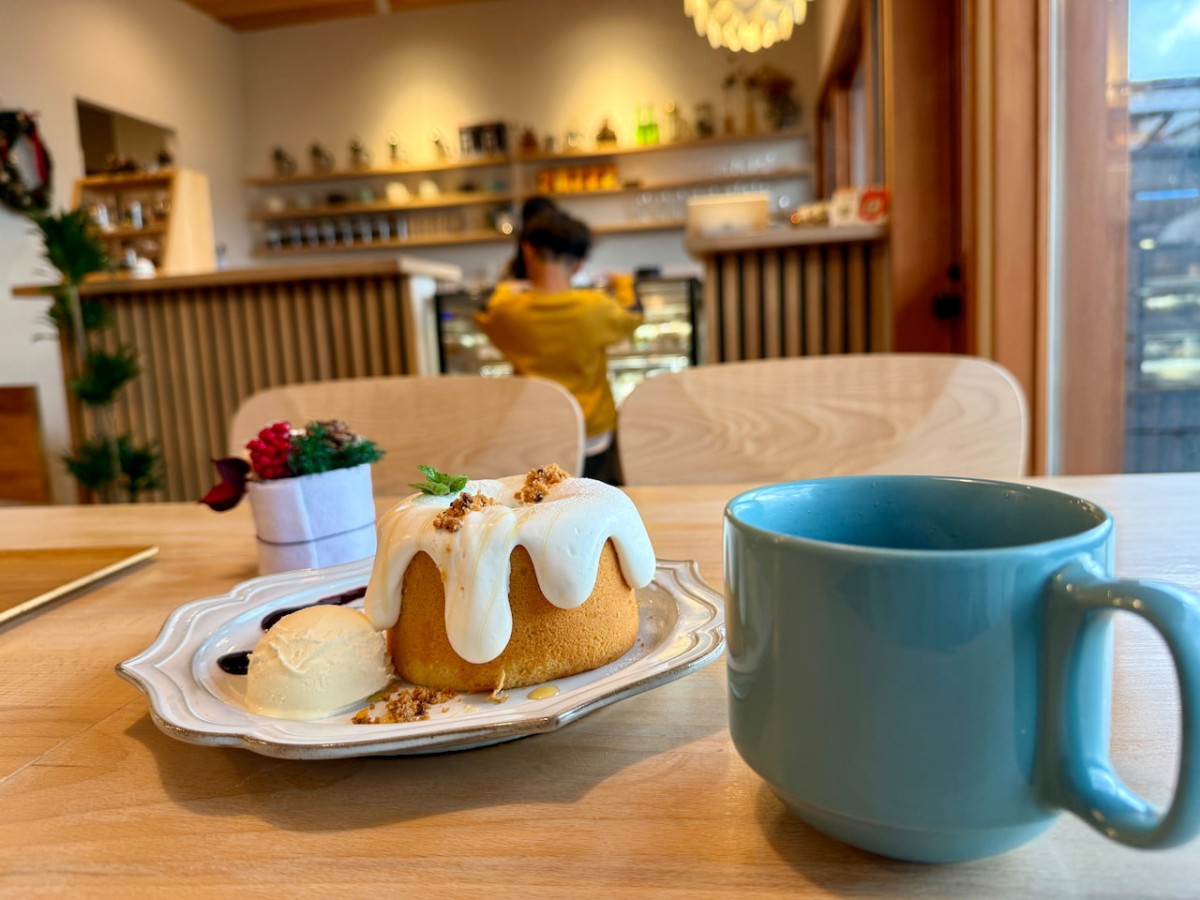 島根県大田市仁摩町にあるカフェ「ラピーニャ」の店内