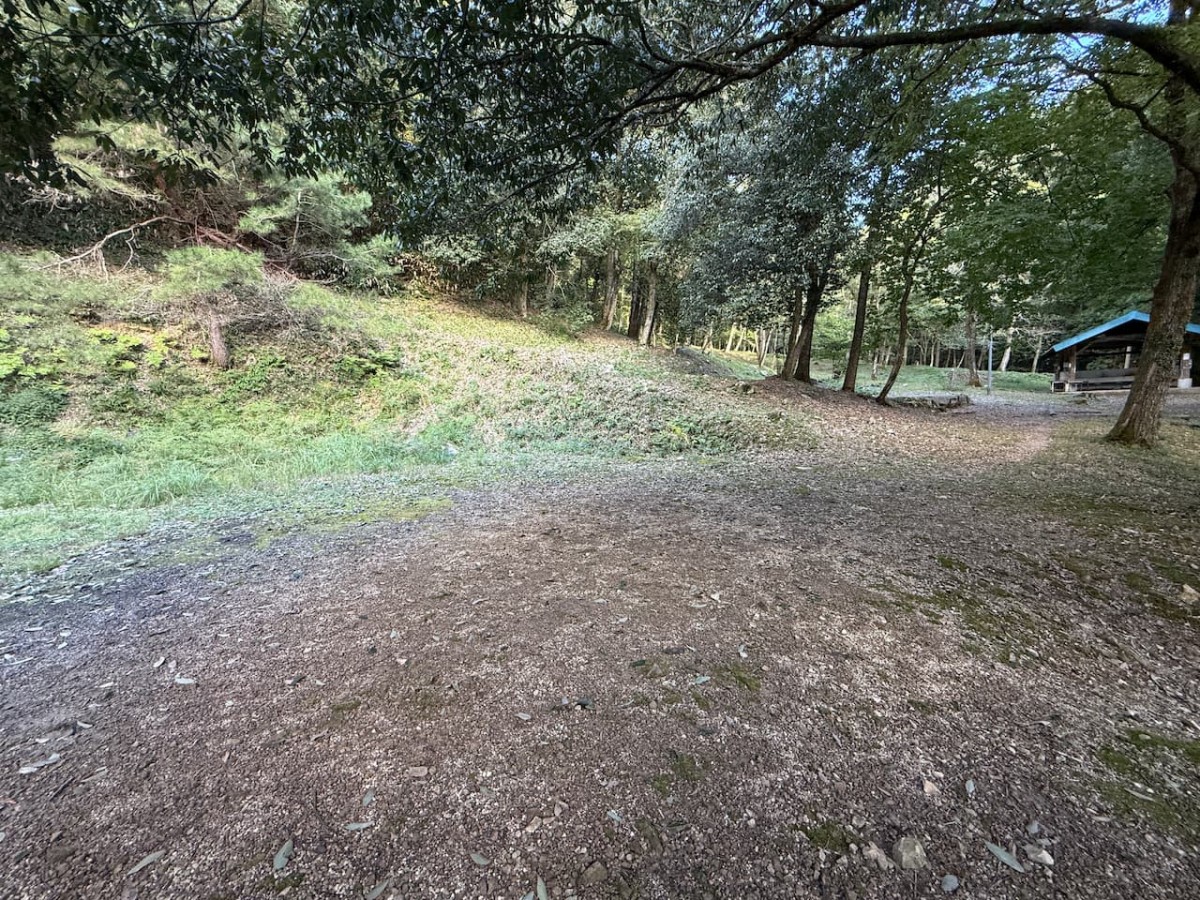 邑南町にある『深篠川キャンプ場」サイト