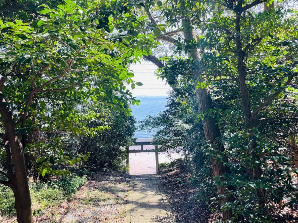 島根県松江市にある美保神社の境外末社「天神社」から見た日本海の景色