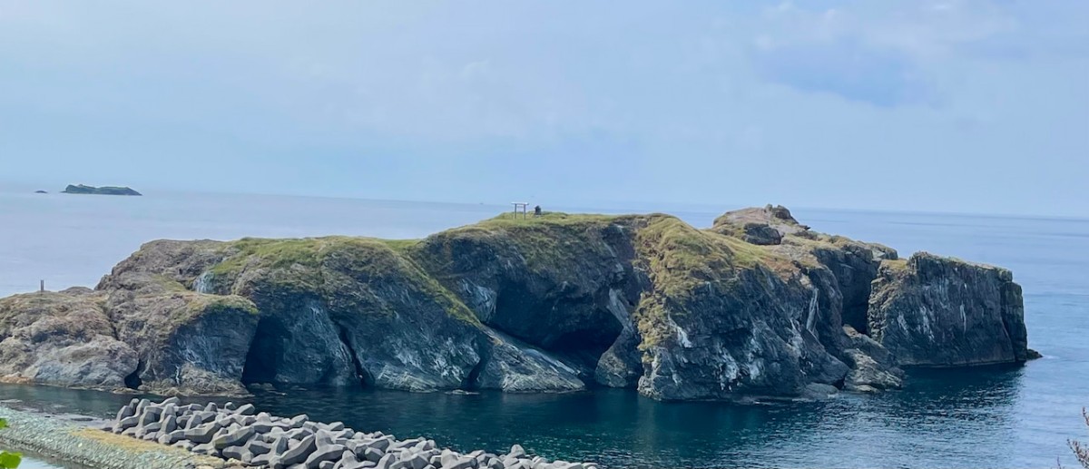 島根県出雲市日御碕の経島